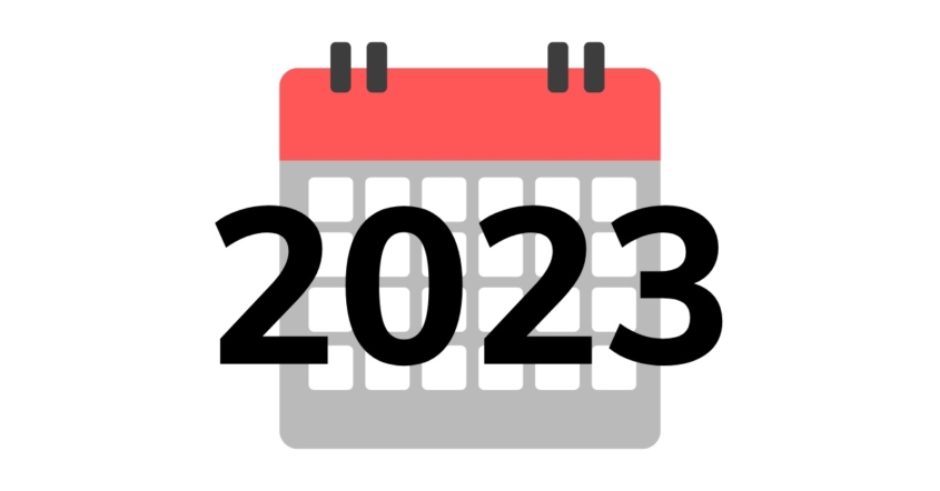 Kalender mit dem Jahr 2023 im Vordergrund